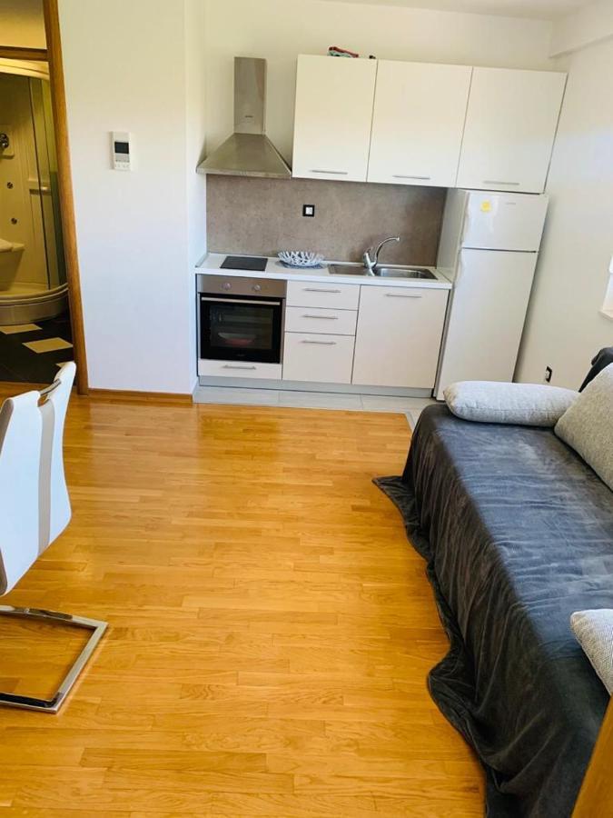 Apartments Nika Sukošan エクステリア 写真