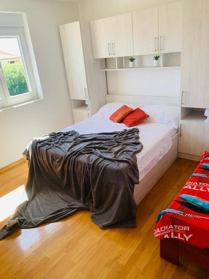 Apartments Nika Sukošan エクステリア 写真