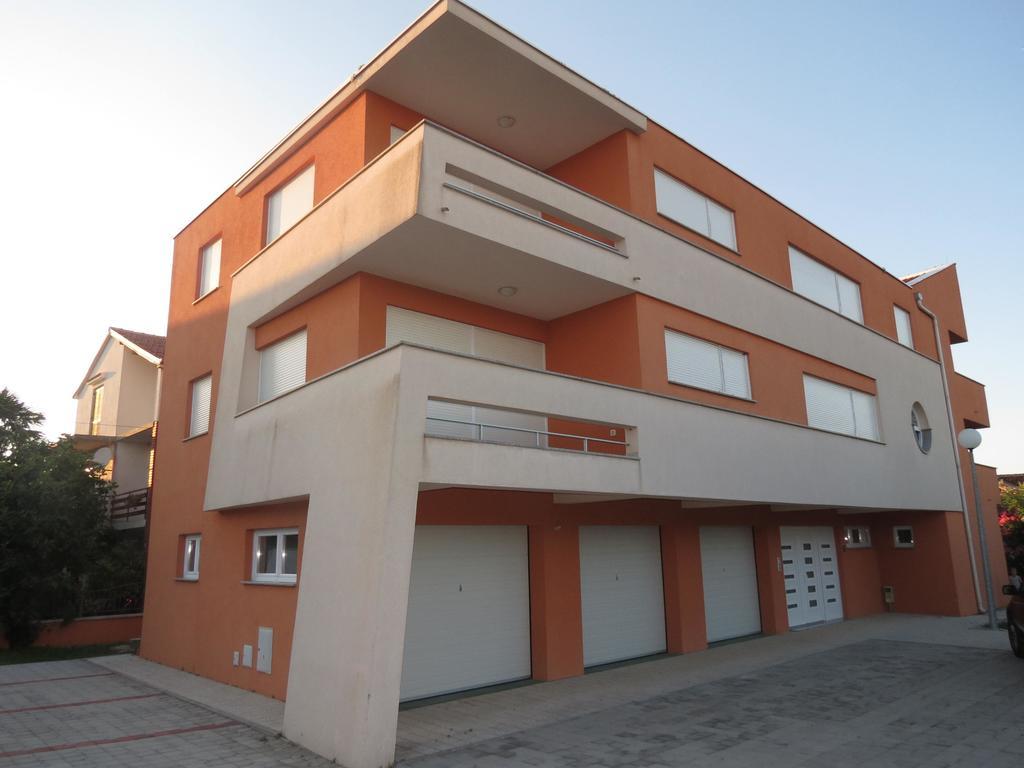 Apartments Nika Sukošan エクステリア 写真