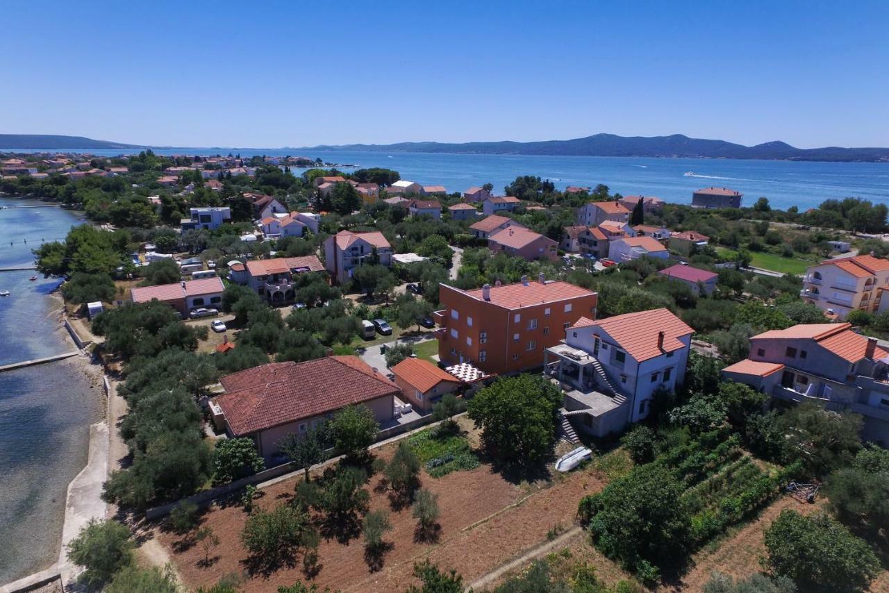 Apartments Nika Sukošan エクステリア 写真