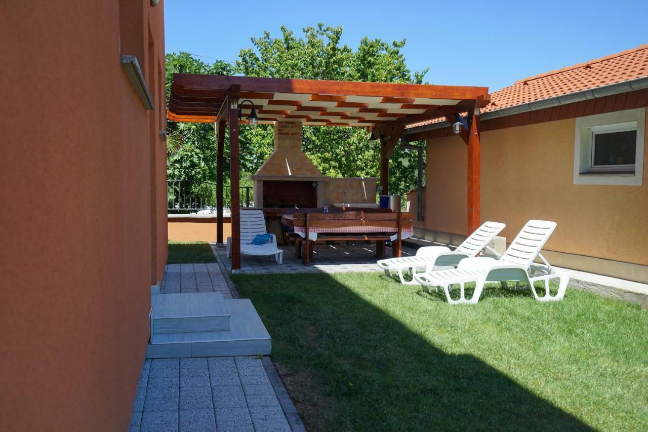 Apartments Nika Sukošan エクステリア 写真