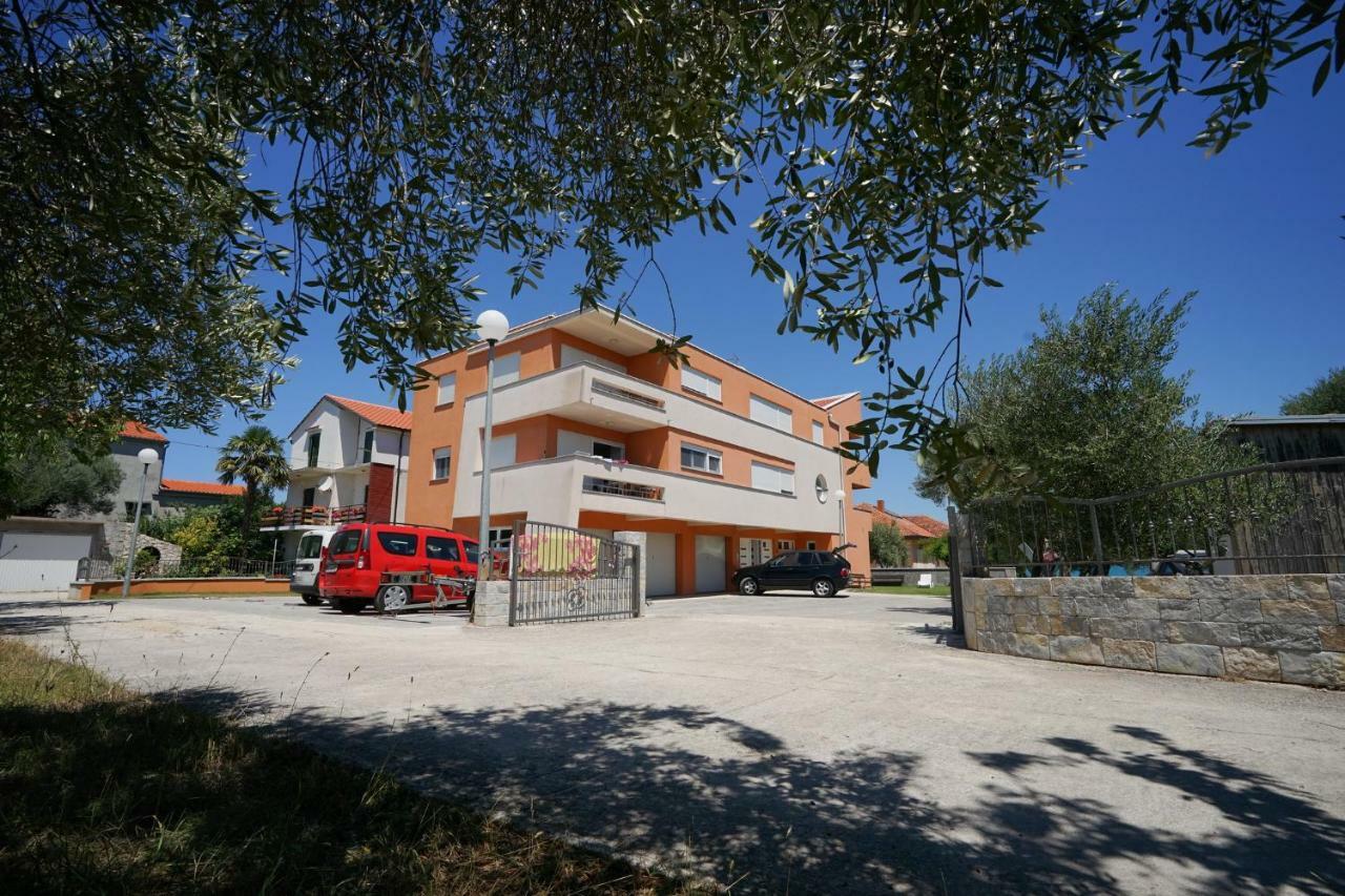 Apartments Nika Sukošan エクステリア 写真